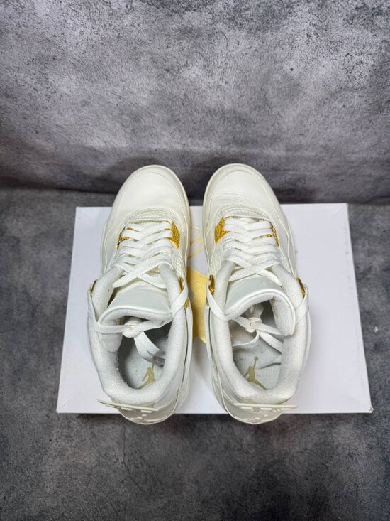 Size 9.5 | Jordan 4 Metallic Gold Box | Pre-Owned main image 9